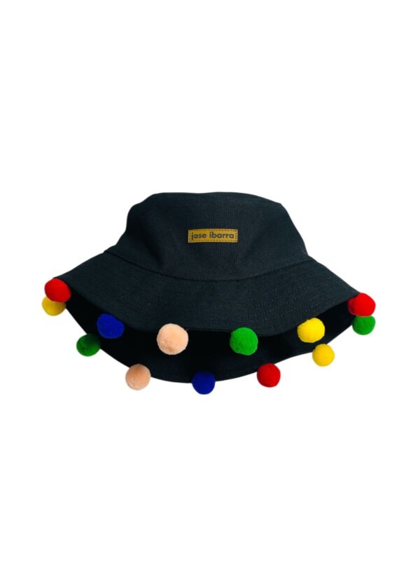 Bucket Hat Negro Pompones - Image 2